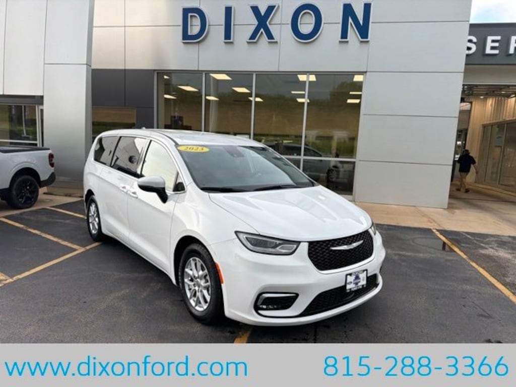 Used 2023 Chrysler Pacifica Touring L Minivan/Van