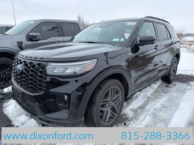 2025 Ford Explorer ST-LINE's photo