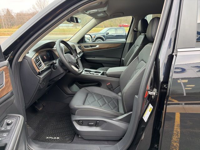 2026 Volkswagen Atlas SE - Photo 9