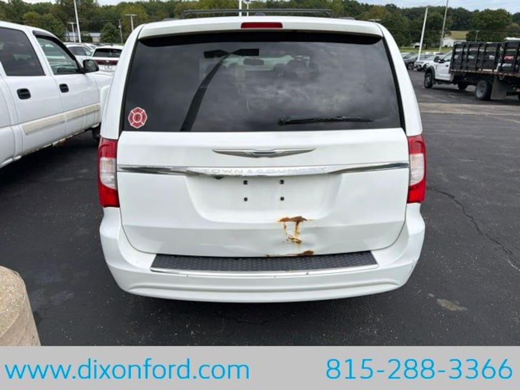 Used 2014 Chrysler Town & Country Touring Minivan/Van