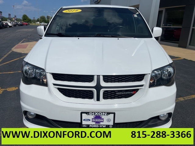 Used 2019 Dodge Grand Caravan GT with VIN 2C4RDGEG6KR670364 for sale in Dixon, IL