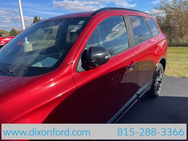Used 2018 Mitsubishi Outlander LE with VIN JA4AZ3A32JZ023596 for sale in Dixon, IL