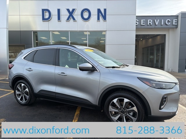 2023 Ford Escape Platinum's photo