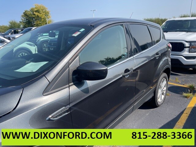 Used 2017 Ford Escape SE with VIN 1FMCU9GD7HUD64544 for sale in Dixon, IL