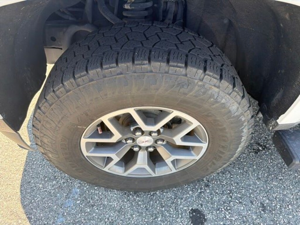 Used 2022 GMC Canyon AT4 w/Cloth Truck