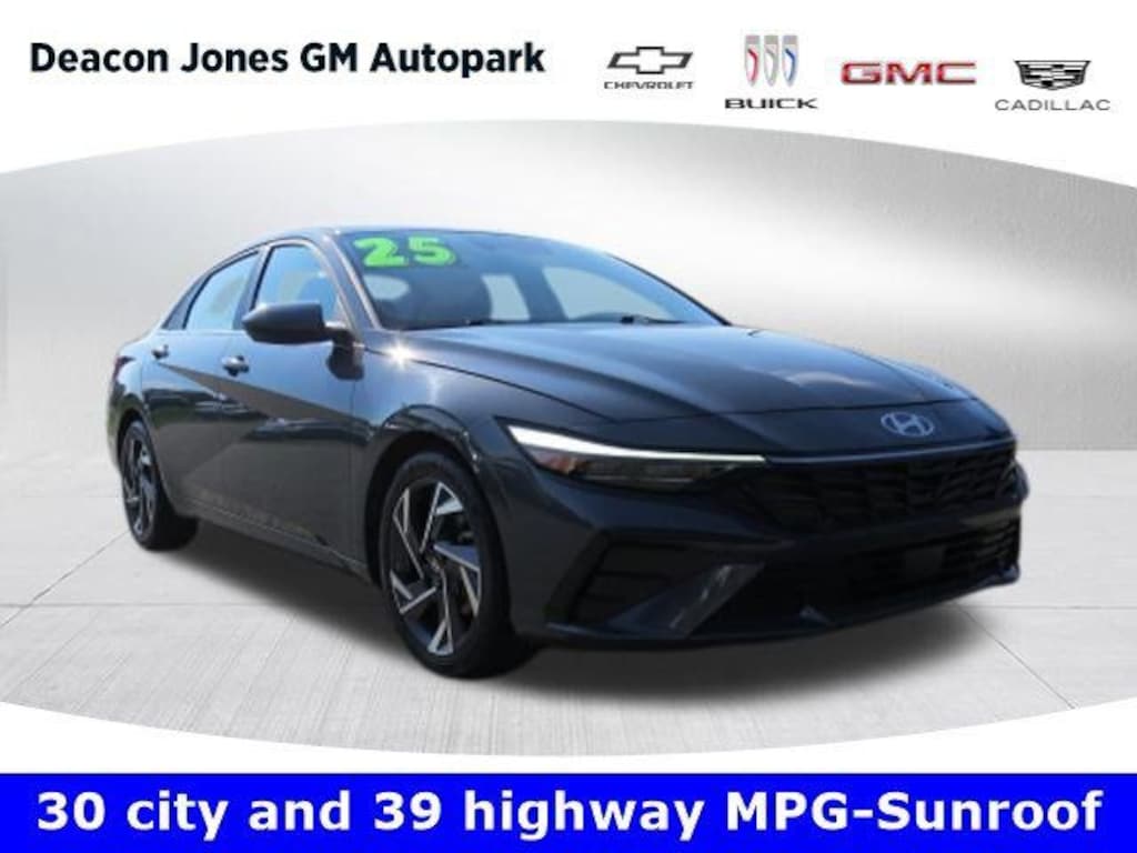 Used 2025 Hyundai Elantra SEL Convenience Sedan