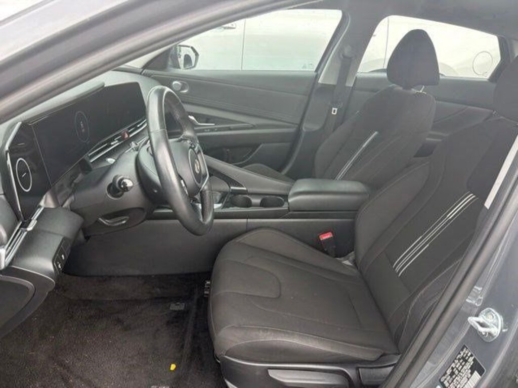 Used 2025 Hyundai Elantra SEL Convenience Sedan