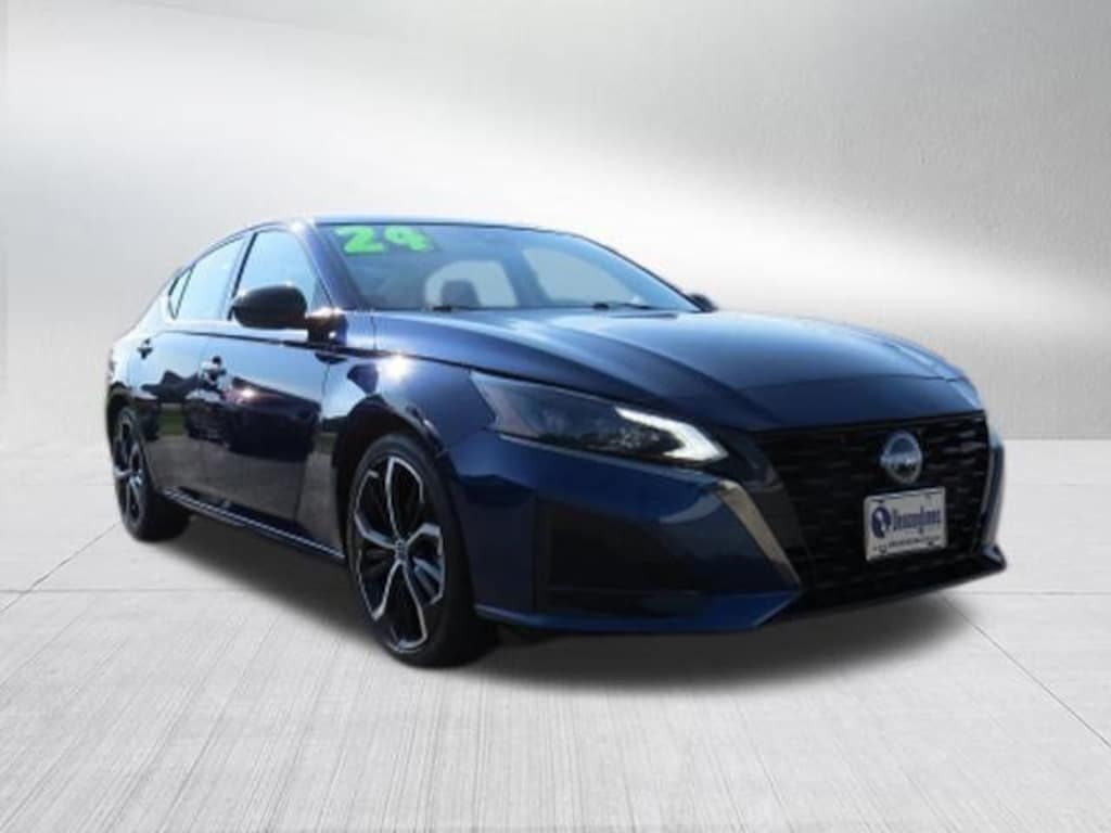 Used 2024 Nissan Altima 2.5 SR Sedan