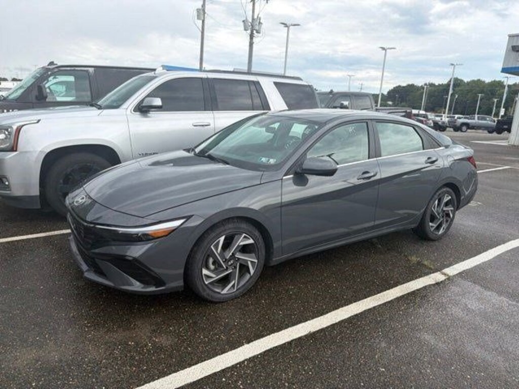 Used 2025 Hyundai Elantra SEL Convenience Sedan