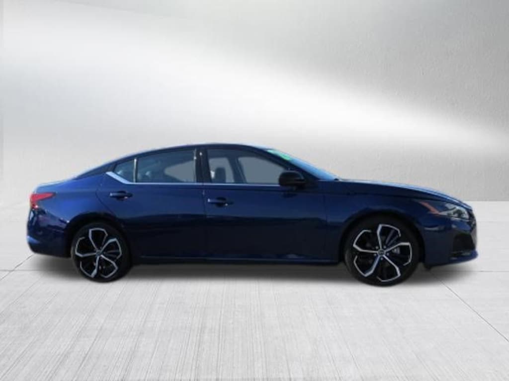 Used 2024 Nissan Altima 2.5 SR Sedan