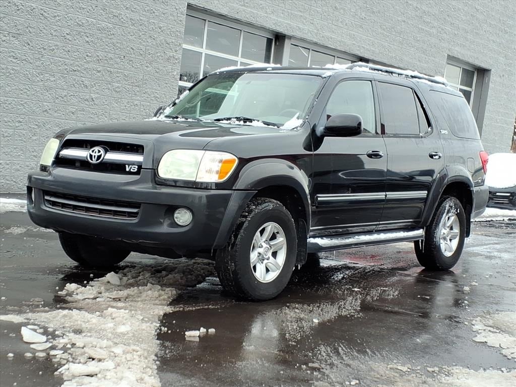 2005 Toyota Sequoia SR5's photo