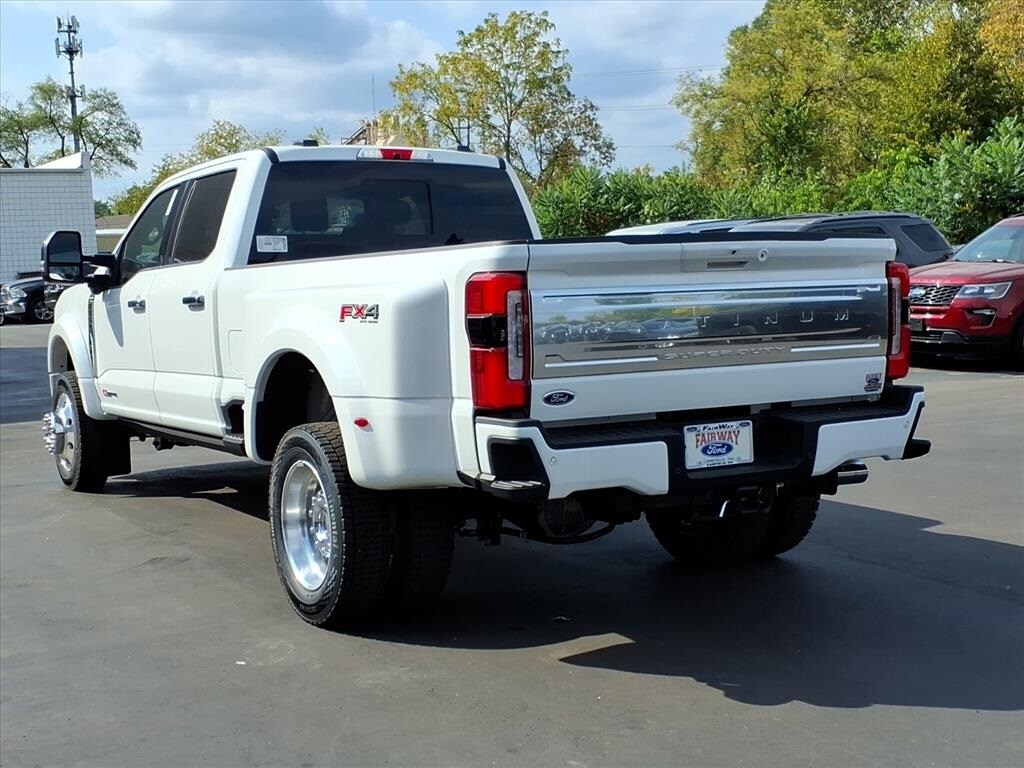 2025 Ford F-450 photo 3