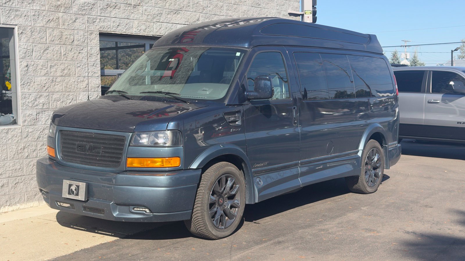 2024 GMC Savana Cargo