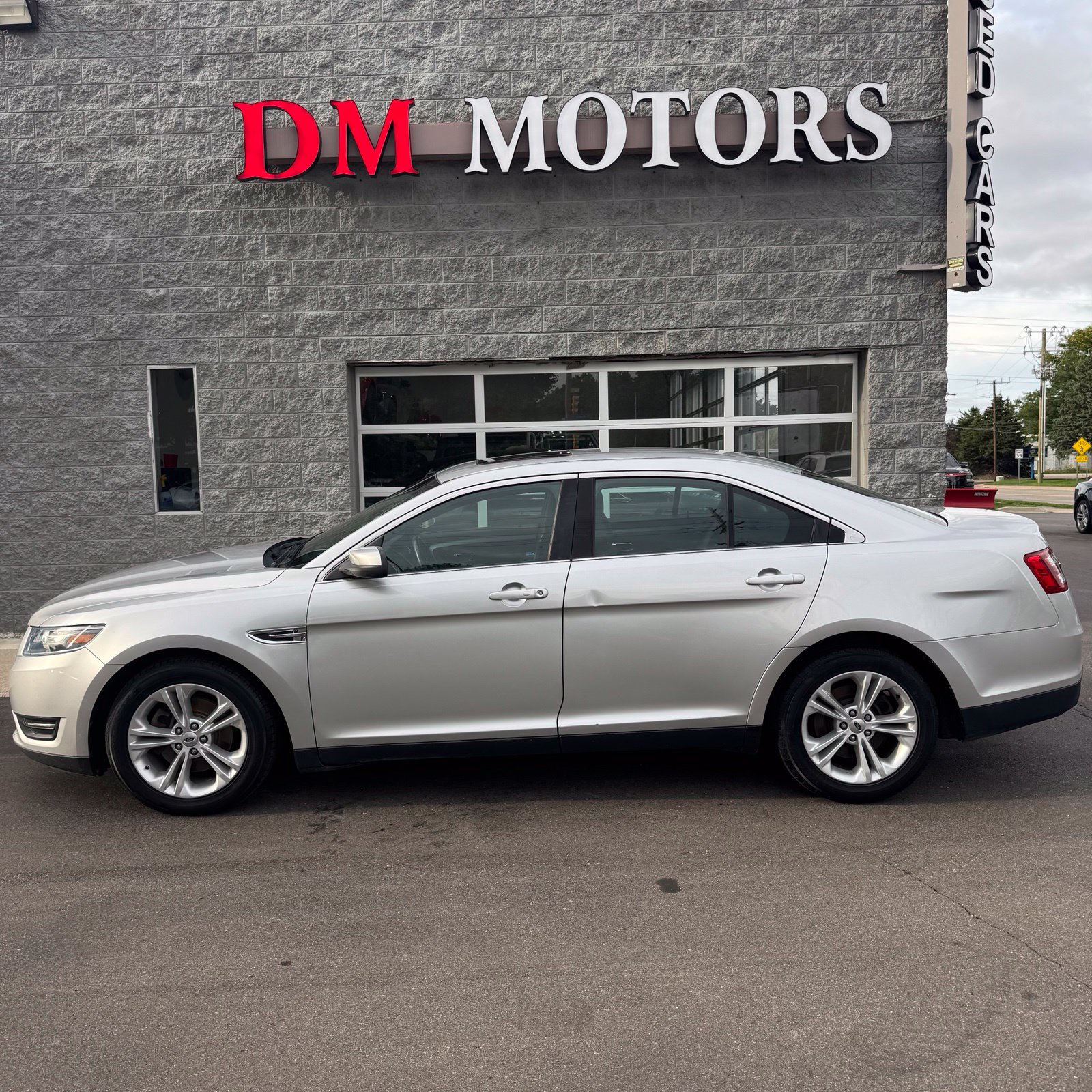 Used 2015 Ford Taurus SEL Sedan