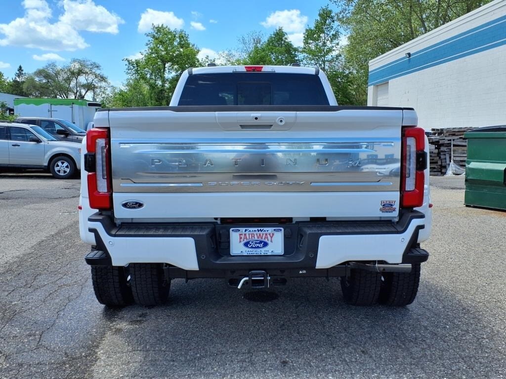 2025 Ford F-450 photo 4