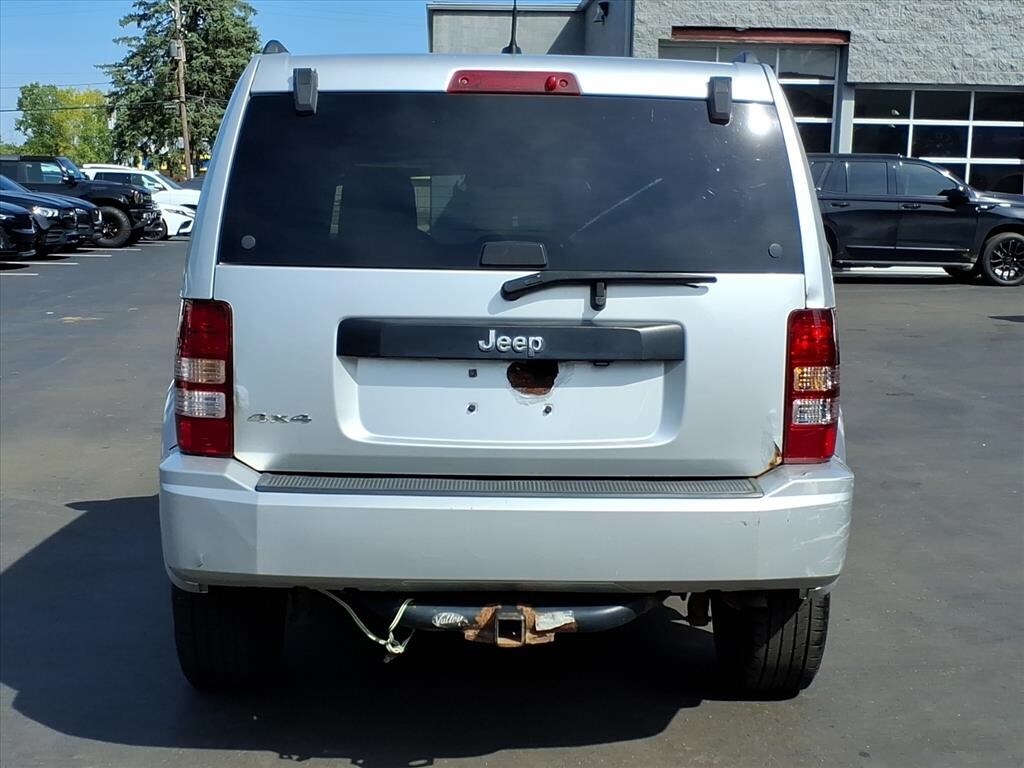 2009 Jeep Liberty Sport photo 4