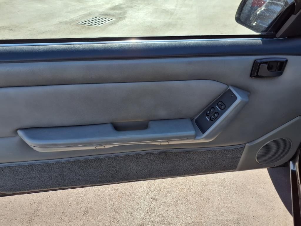 1988 Ford Mustang - Photo 13