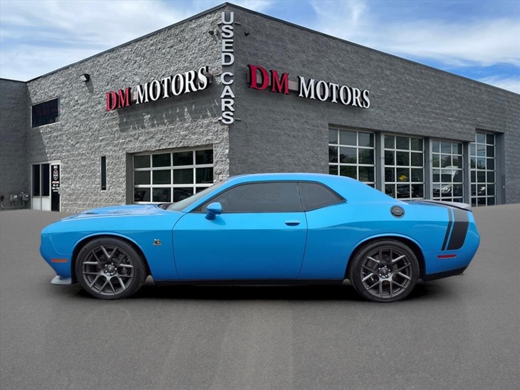 2016 Dodge Challenger R/T Scat Pack photo 2