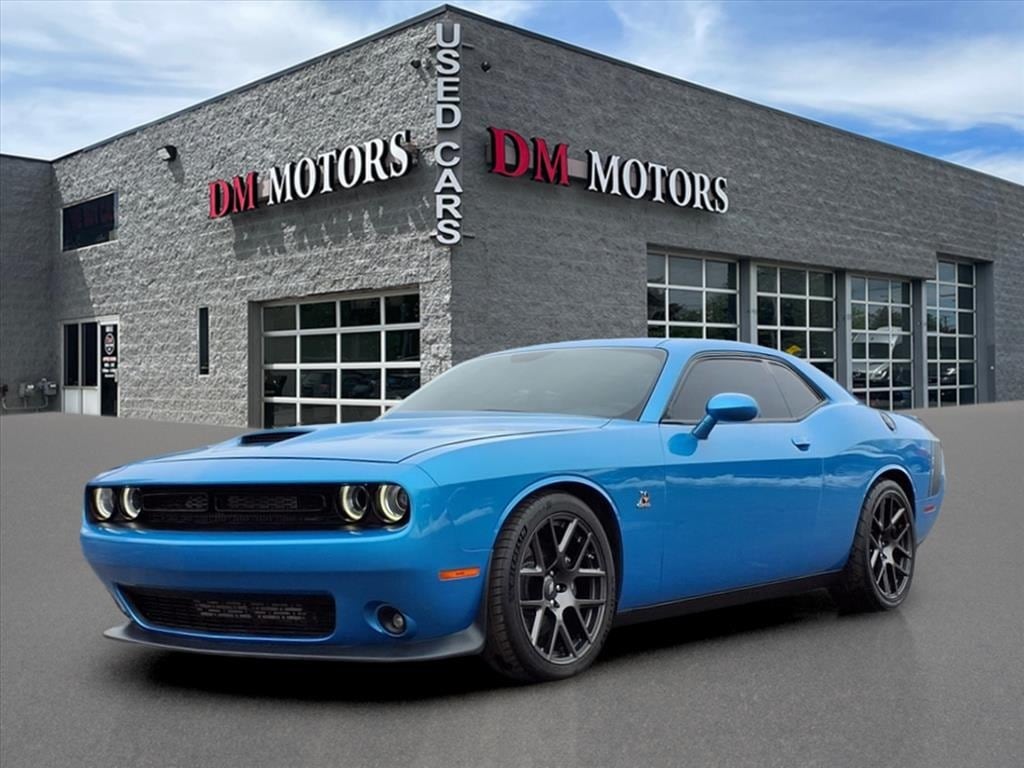 2016 Dodge Challenger Scat Pack's photo