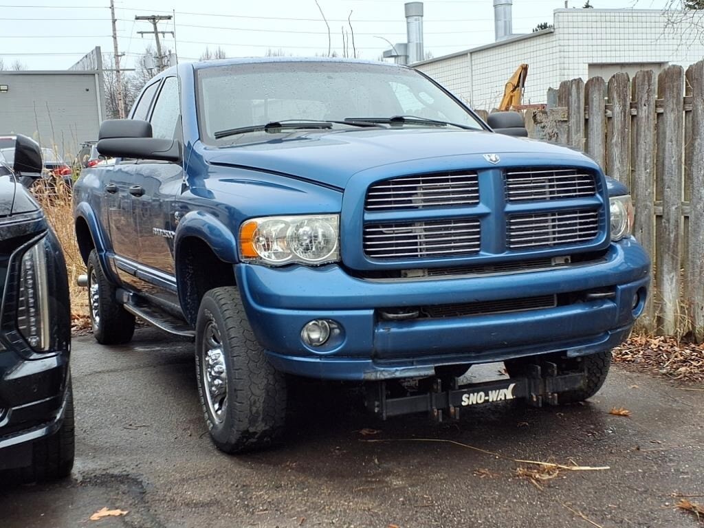 2005 Dodge Ram SLT photo 2