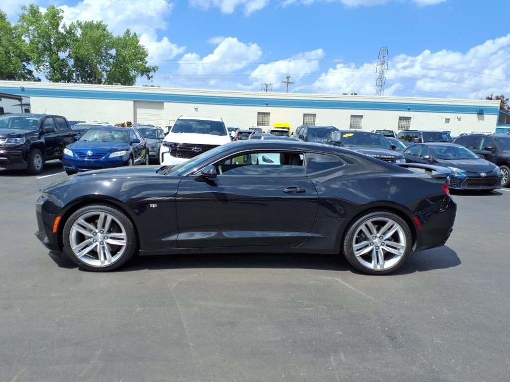 2016 Chevrolet Camaro SS photo 2