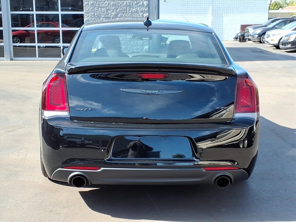 2023 Chrysler 300 C photo 4