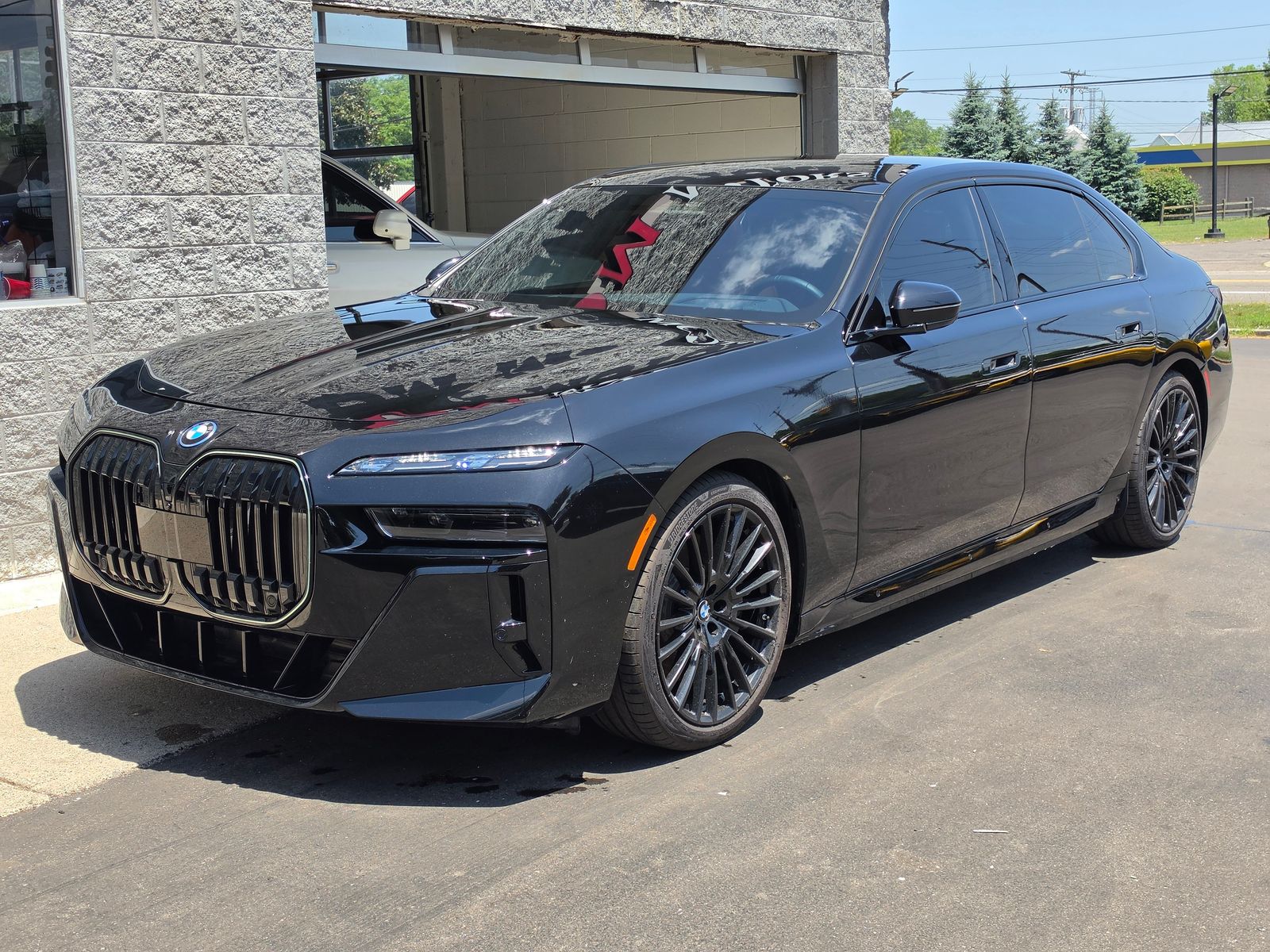 2025 BMW i7 xDrive60 Sedan's photo