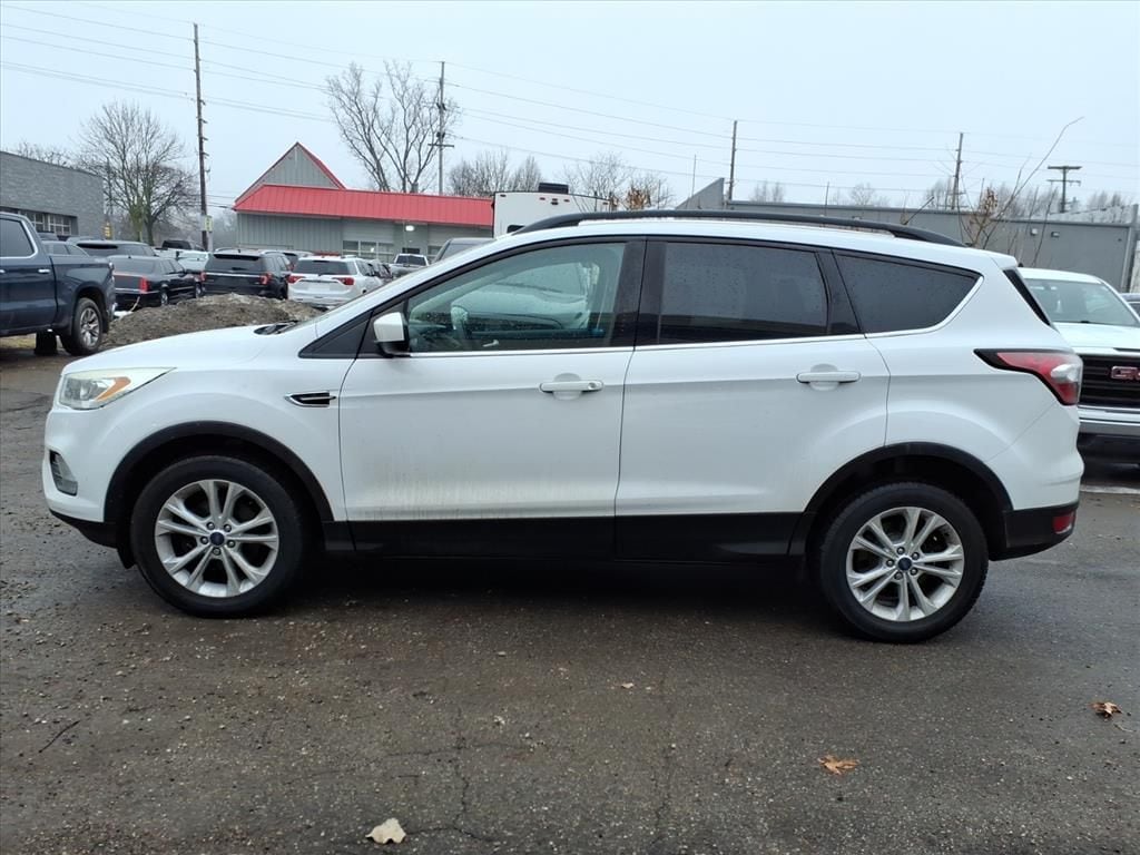 Used 2017 Ford Escape SE SUV