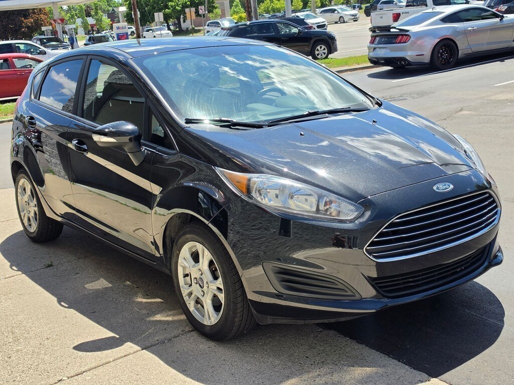 Used 2015 Ford Fiesta SE Hatchback