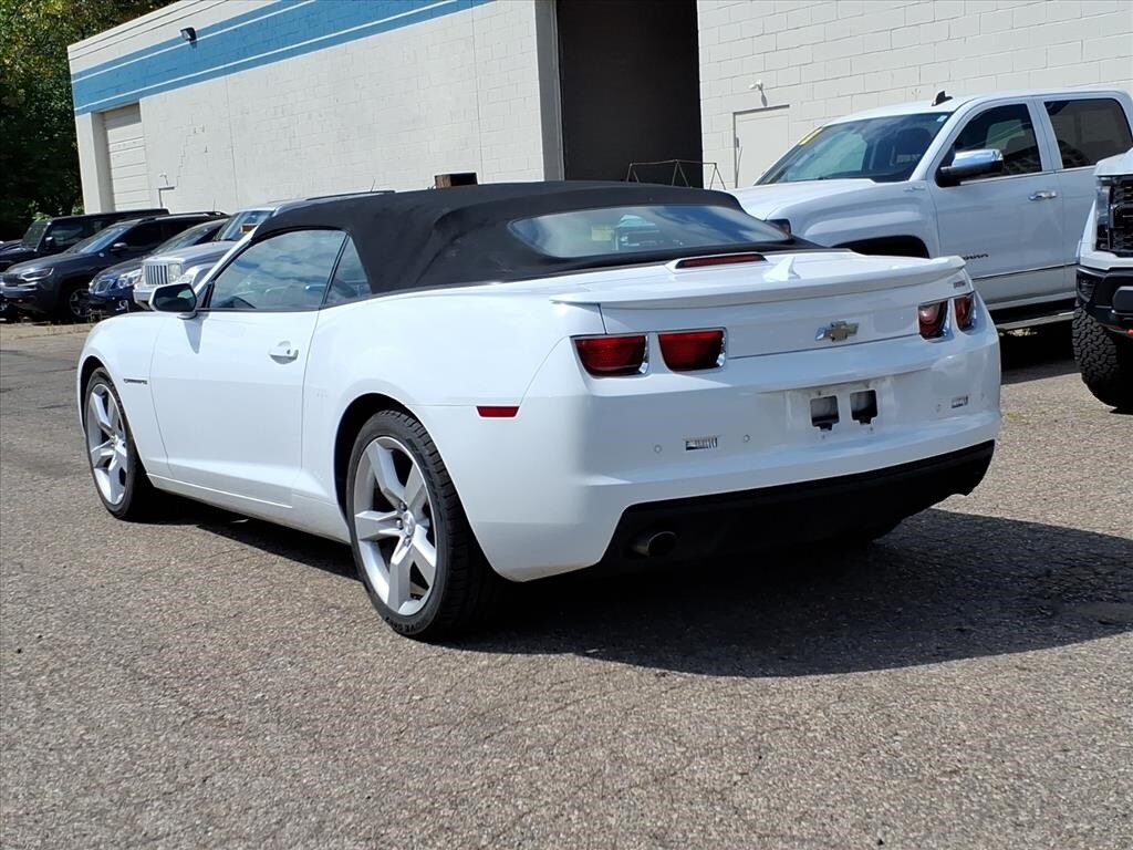 2011 Chevrolet Camaro 2LT photo 2