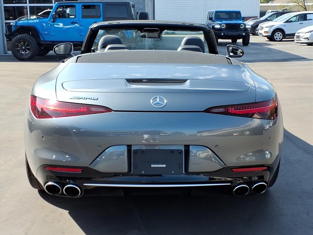 2023 Mercedes Benz SL 43 AMG photo 4