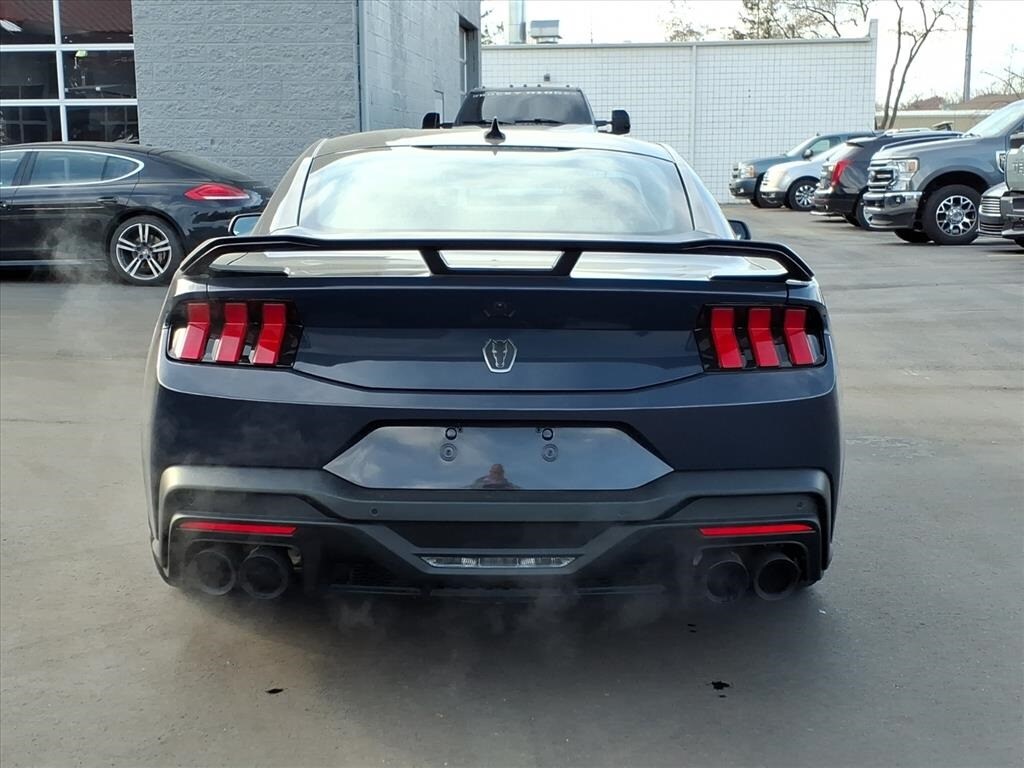 2025 Ford Mustang Dark Horse photo 4