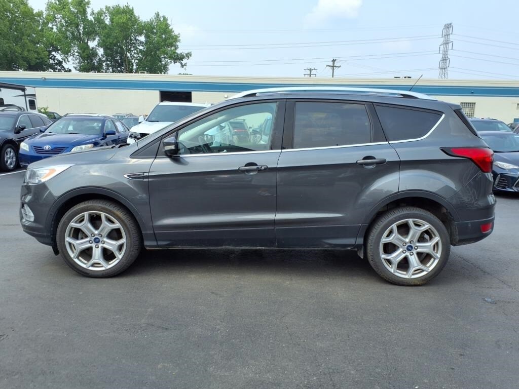 2019 Ford Escape Titanium photo 2