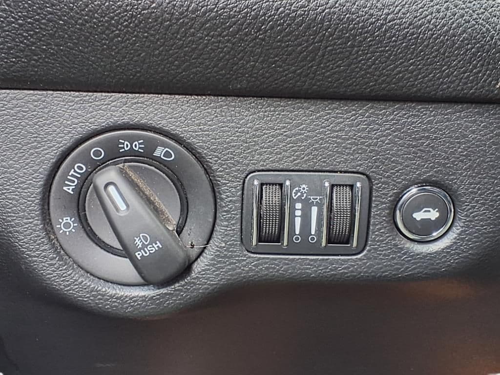 2016 Dodge Challenger Scat Pack - Photo 17