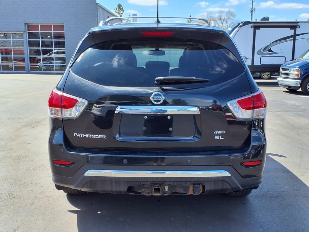 2016 Nissan Pathfinder photo 4