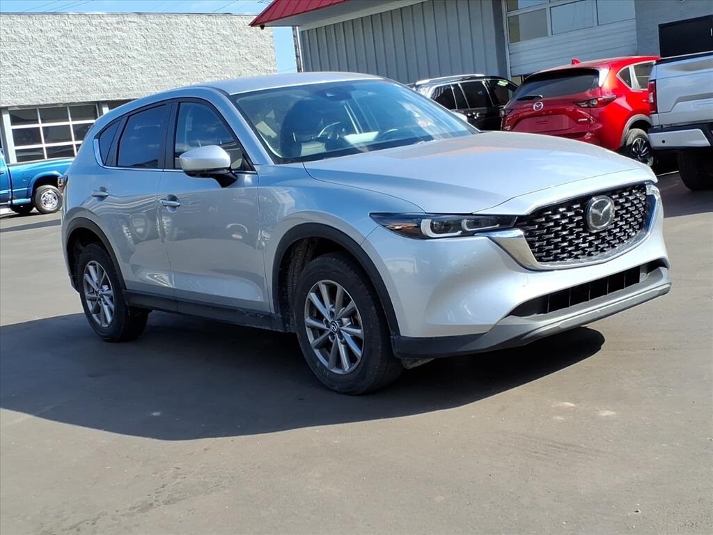 2022 Mazda CX-5 2.5 Select photo 3