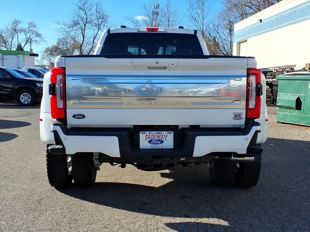 2025 Ford F-450 photo 3