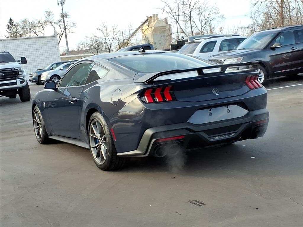2025 Ford Mustang Dark Horse photo 3
