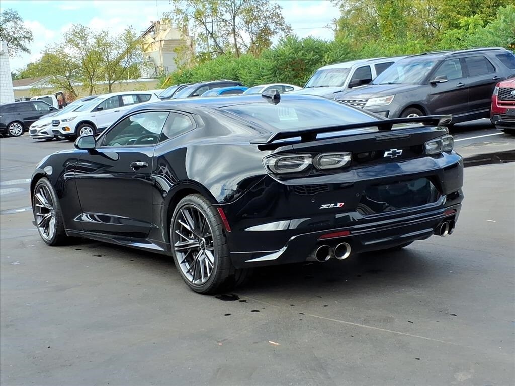 2023 Chevrolet Camaro ZL1 photo 3