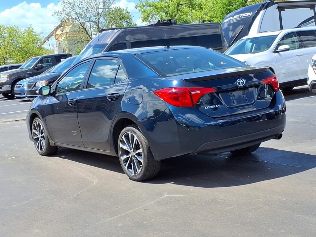2017 Toyota Corolla L photo 3