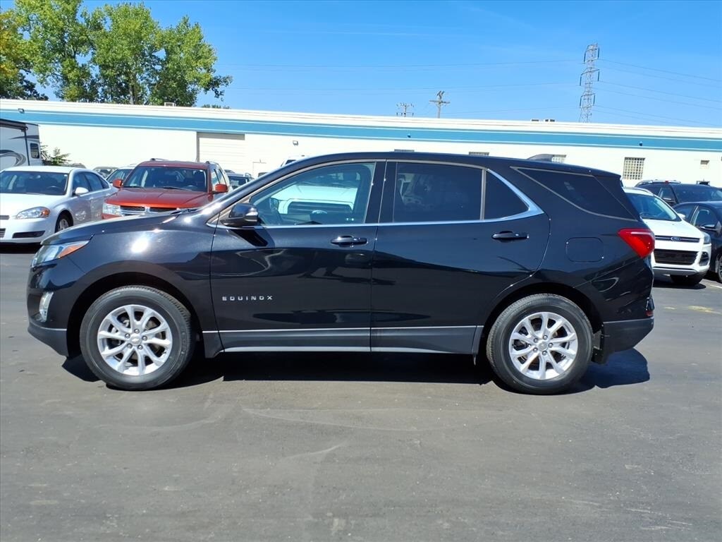 2019 Chevrolet Equinox LT photo 2