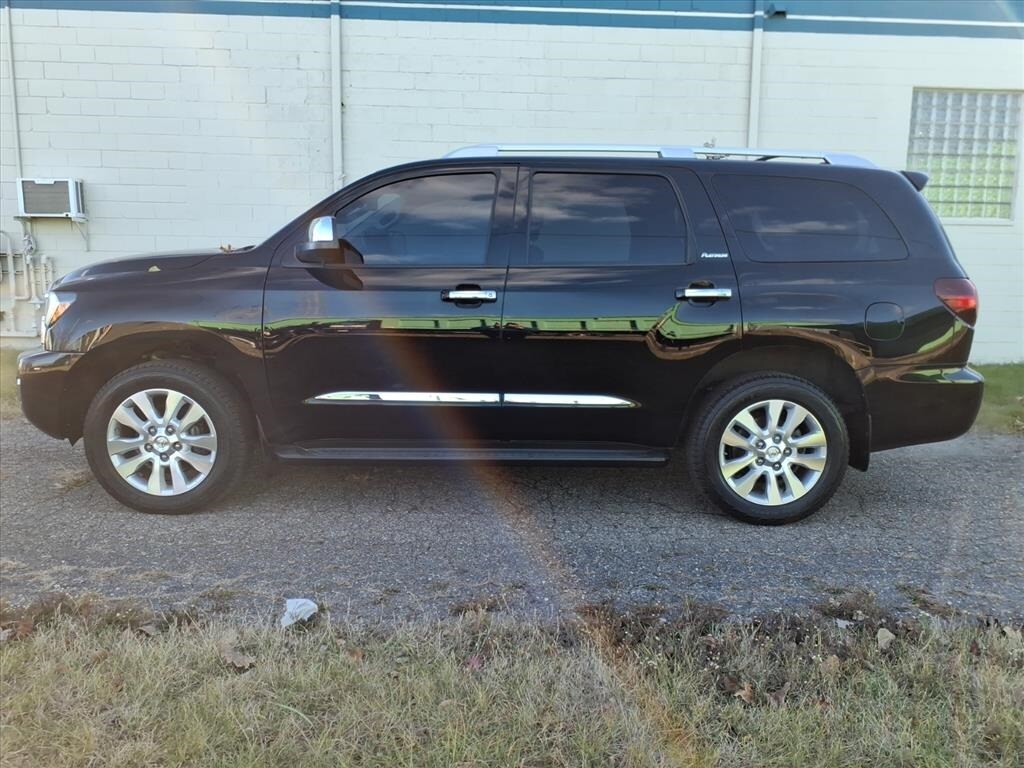 2020 Toyota Sequoia Platinum photo 2
