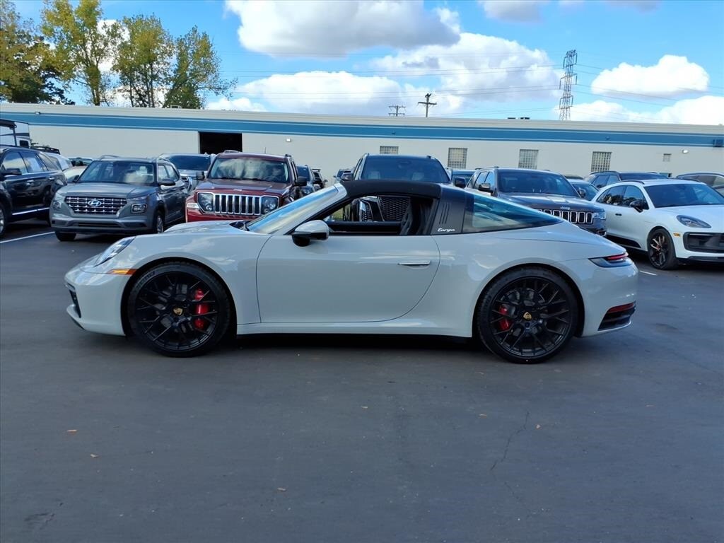 2024 Porsche 911 4S Targa 4 GTS photo 2