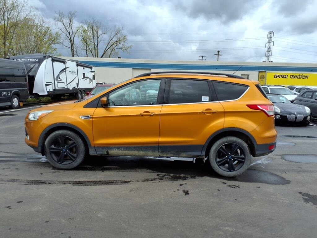 2016 Ford Escape SE photo 2