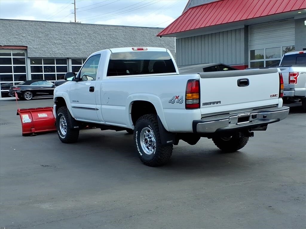 2004 Gmc Sierra SLE photo 2