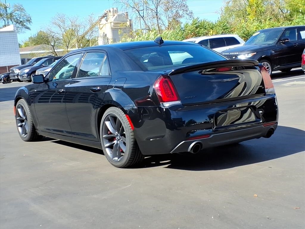 2023 Chrysler 300 C photo 3