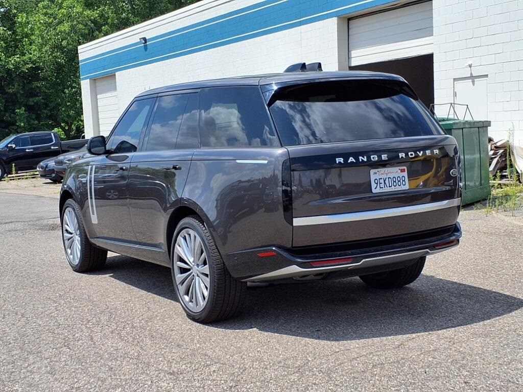 2023 Land Rover Range Rover First Edition photo 3