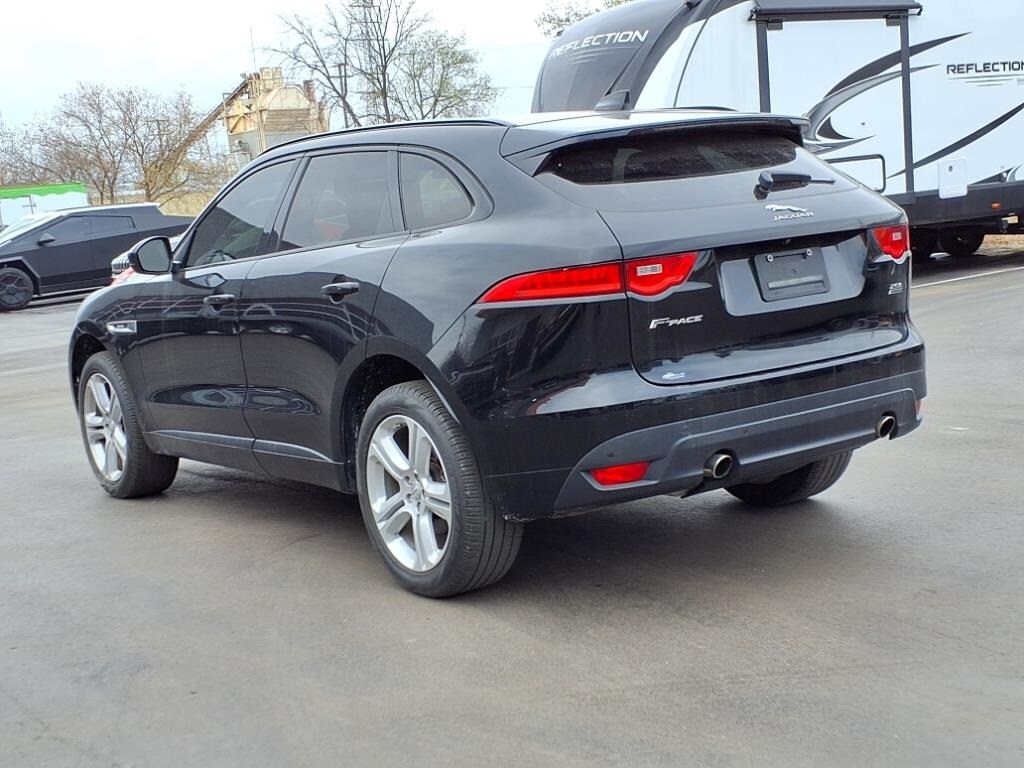 2019 Jaguar F-PACE R-Sport photo 3