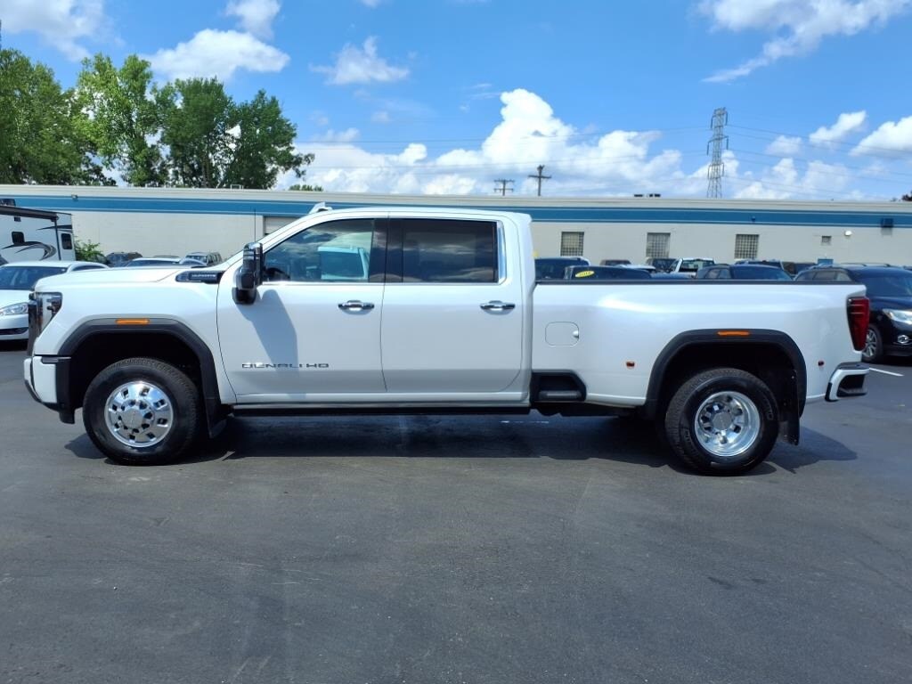 2024 Gmc Sierra HD Denali Ultimate photo 2