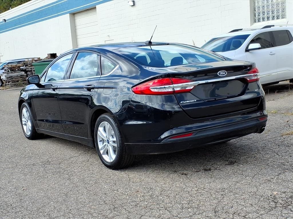Used 2018 Ford Fusion SE Sedan